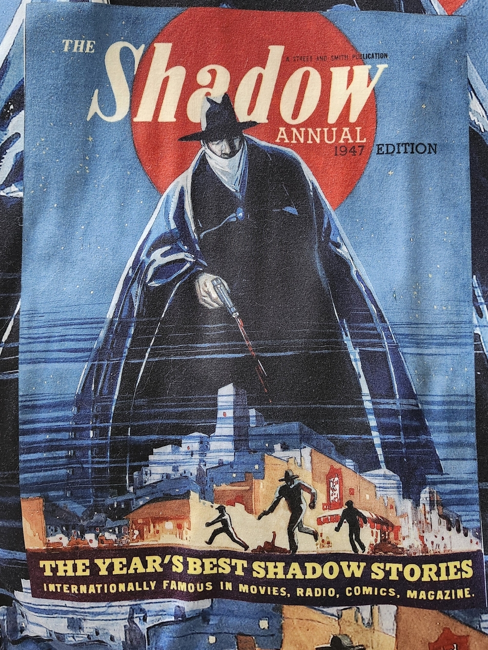The Shadow Annual 1947 Graphic Tee - Blue & Red